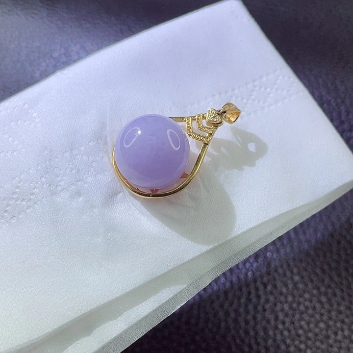 翡翠颈饰18K金镶嵌翡翠