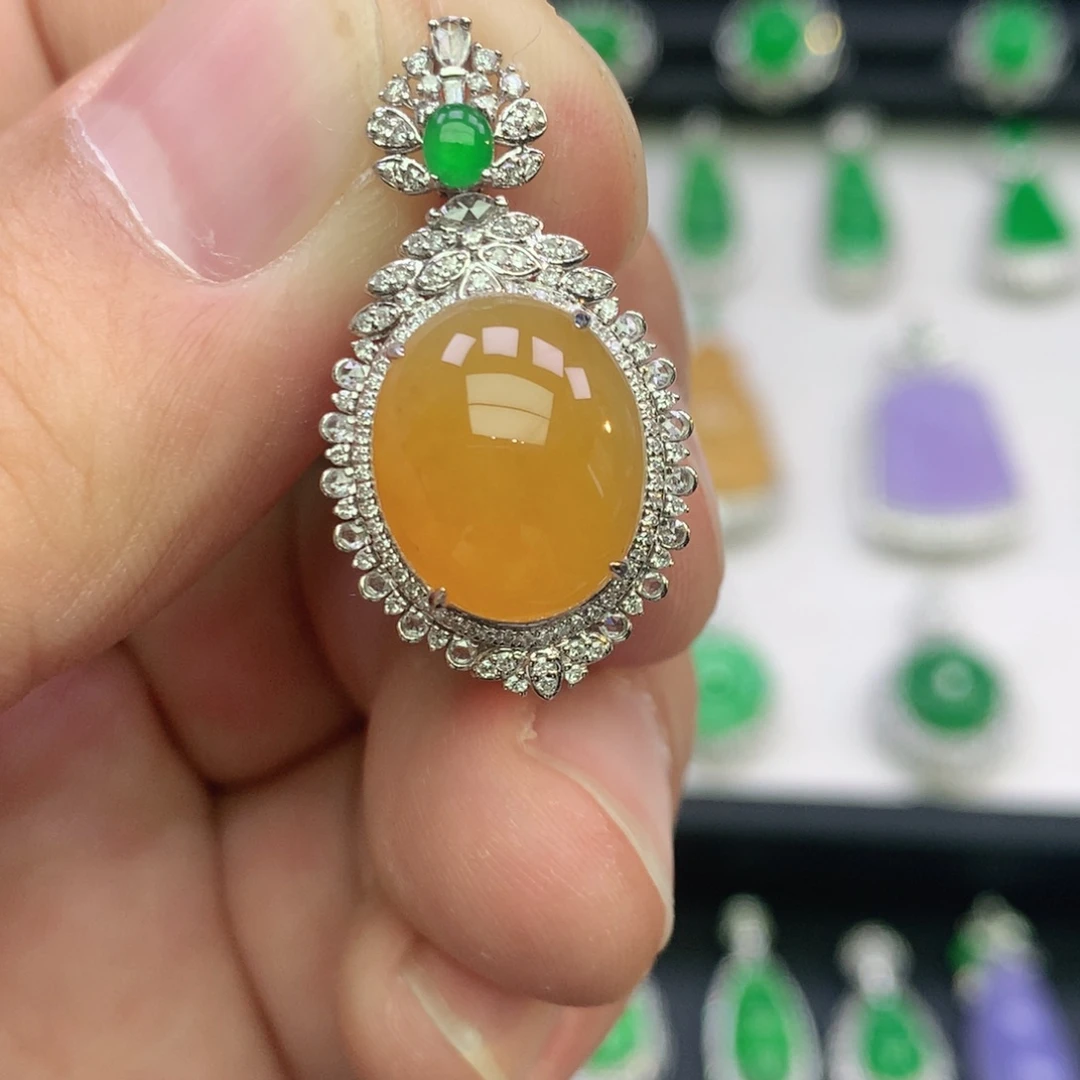 翡翠18K金镶嵌吊坠(不含链)