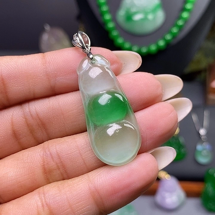 吊坠(赠链)未镶嵌翡翠