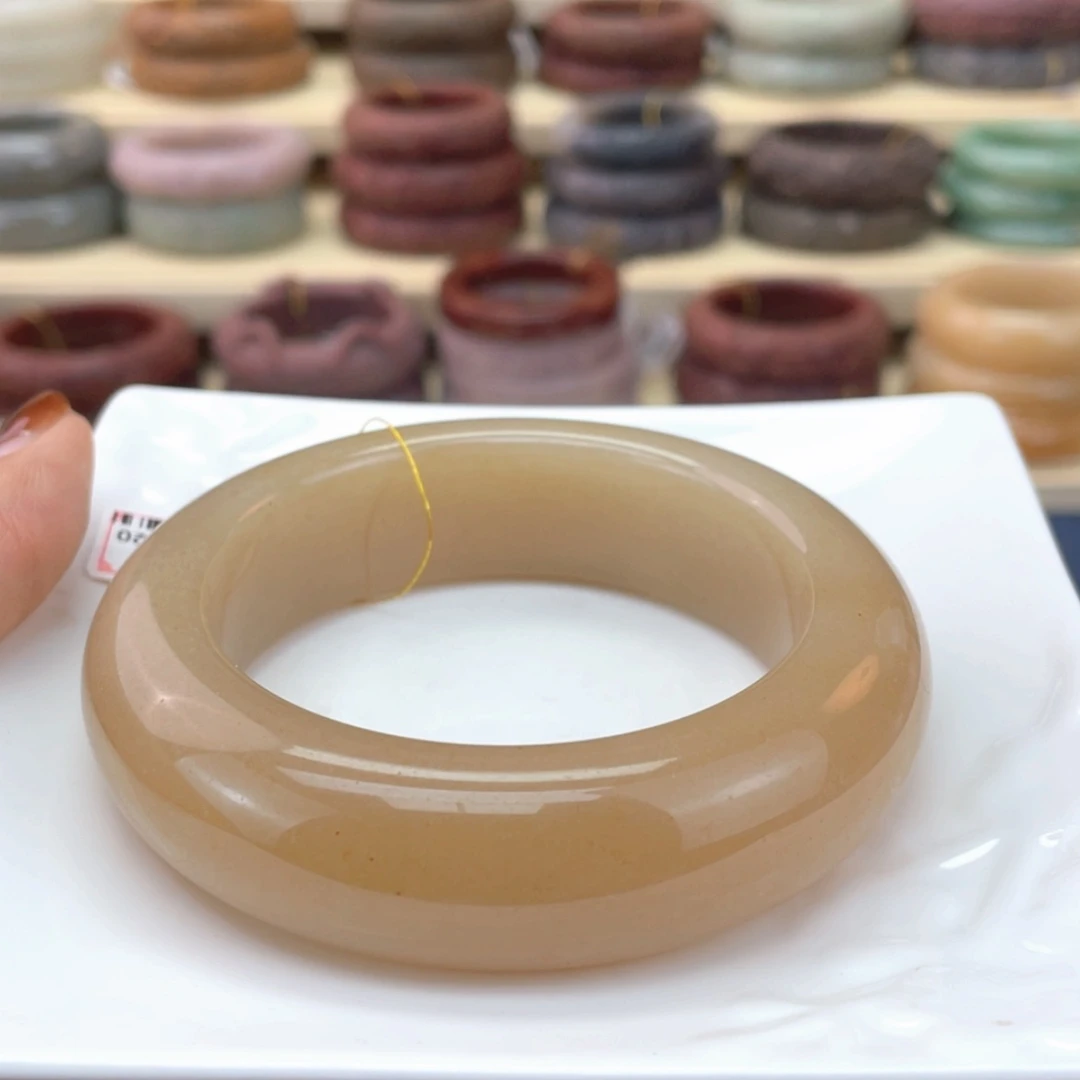 【闪购商品】石英质玉手镯未镶嵌