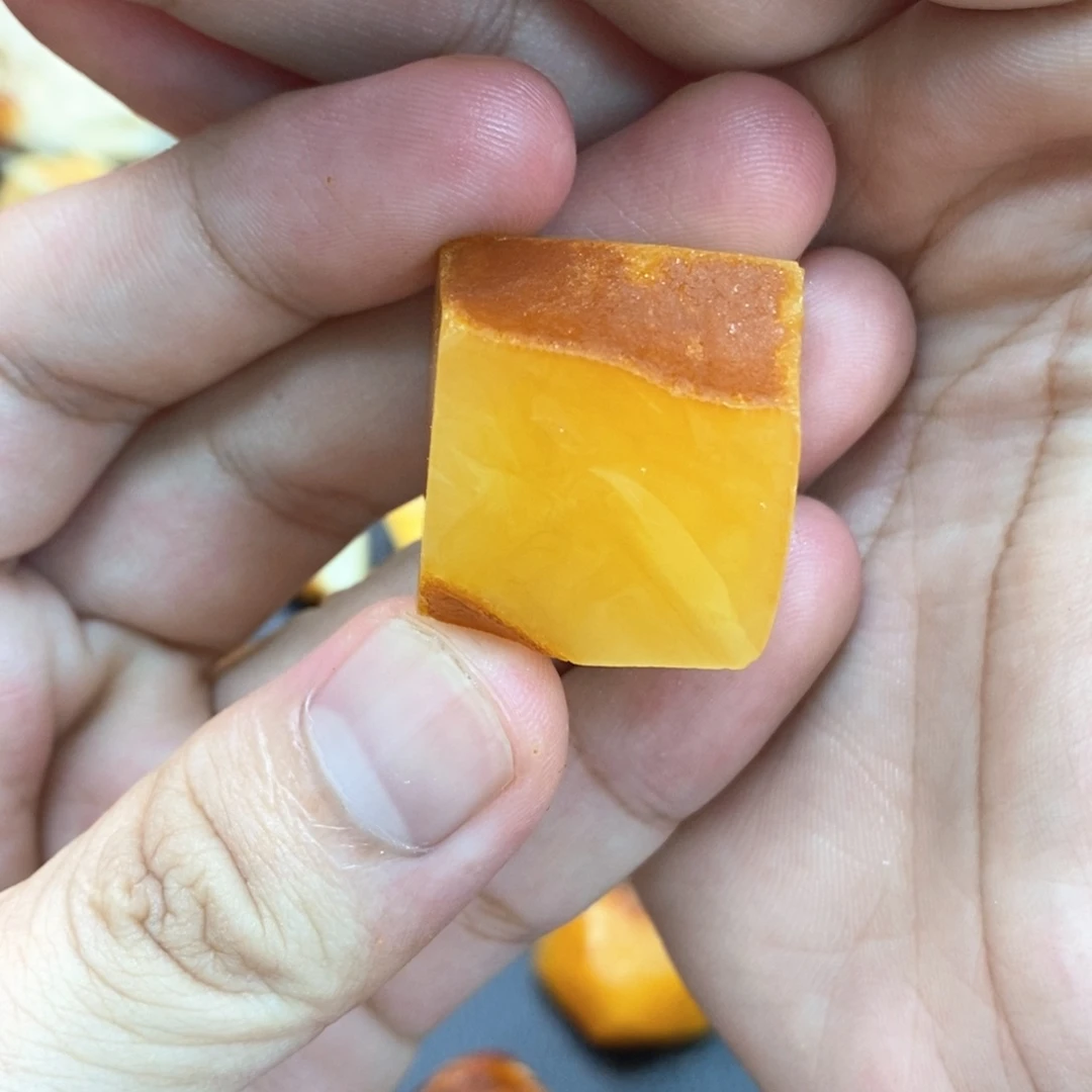 定制琥珀未镶嵌蜜蜡