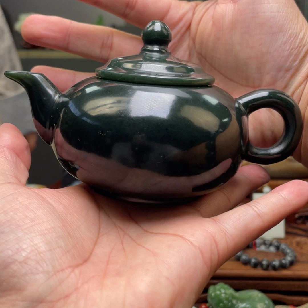 行***瓜未镶嵌和田玉摆件和田玉茶壶未镶嵌