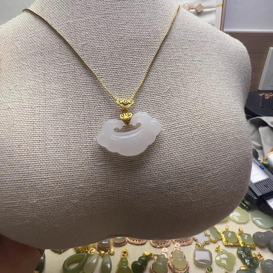 和田玉银S925镶嵌吊坠(赠链)