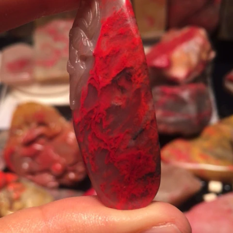 中国巴林鸡血石挂件