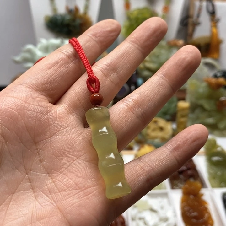 未镶嵌蛇纹石玉颈饰