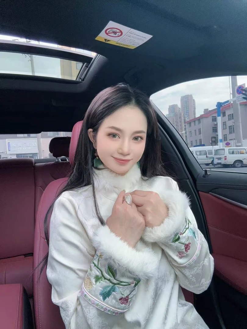 【伯虎说233】刺绣厚打底新款气质百搭新中式时尚刺绣上衣