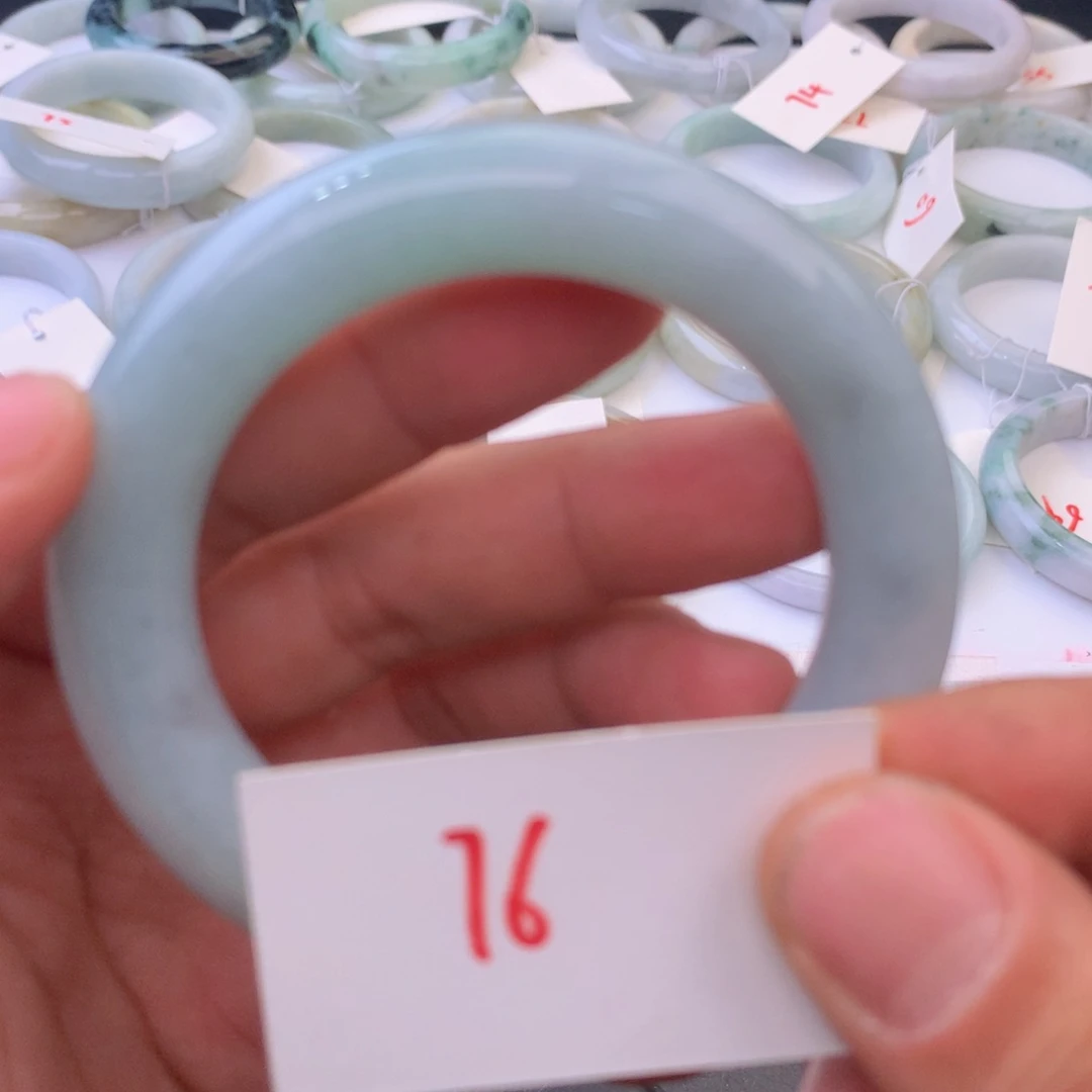 翡翠手镯未镶嵌456988888999999