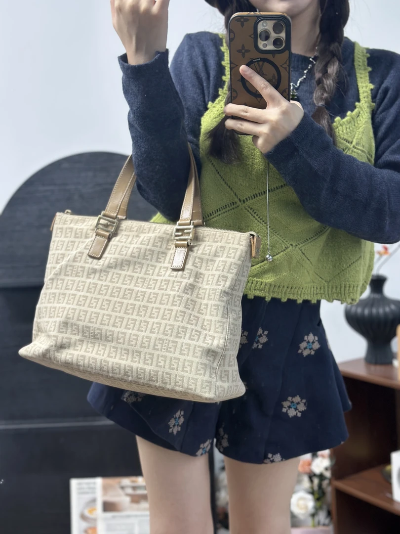 95新 FENDI/芬迪 胖丁单肩包/sk482