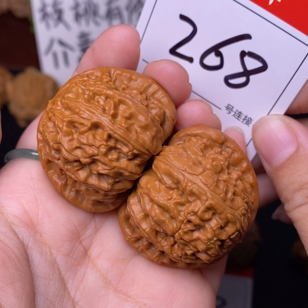 文玩核桃把件268闷尖球白狮子头4.0