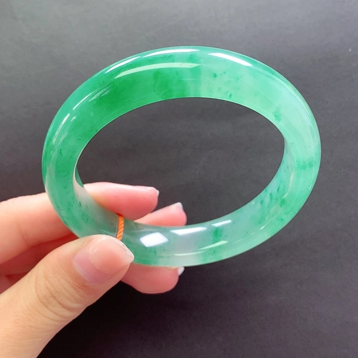 未镶嵌手镯石英质玉