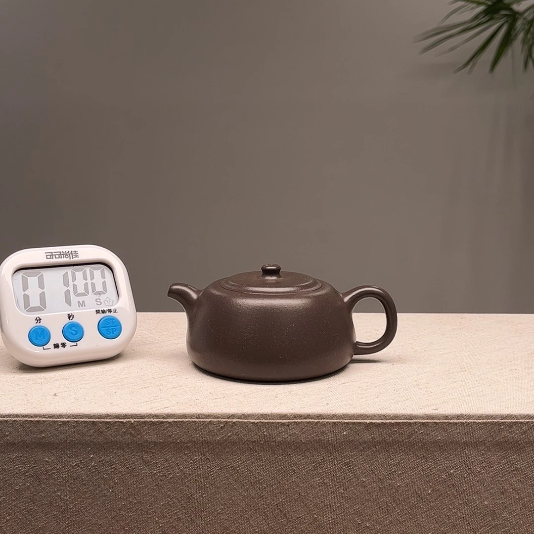 *****茶壶紫砂大概经历女吧