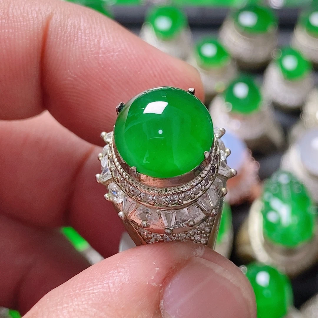 翡翠未镶嵌颈饰