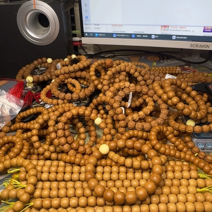 落***单吊坠猴头核桃sfhjkk