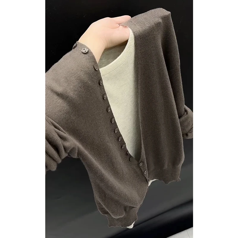 大码假两件打底针织衫女秋季新款微胖妹妹减龄百搭显瘦遮肚子上衣