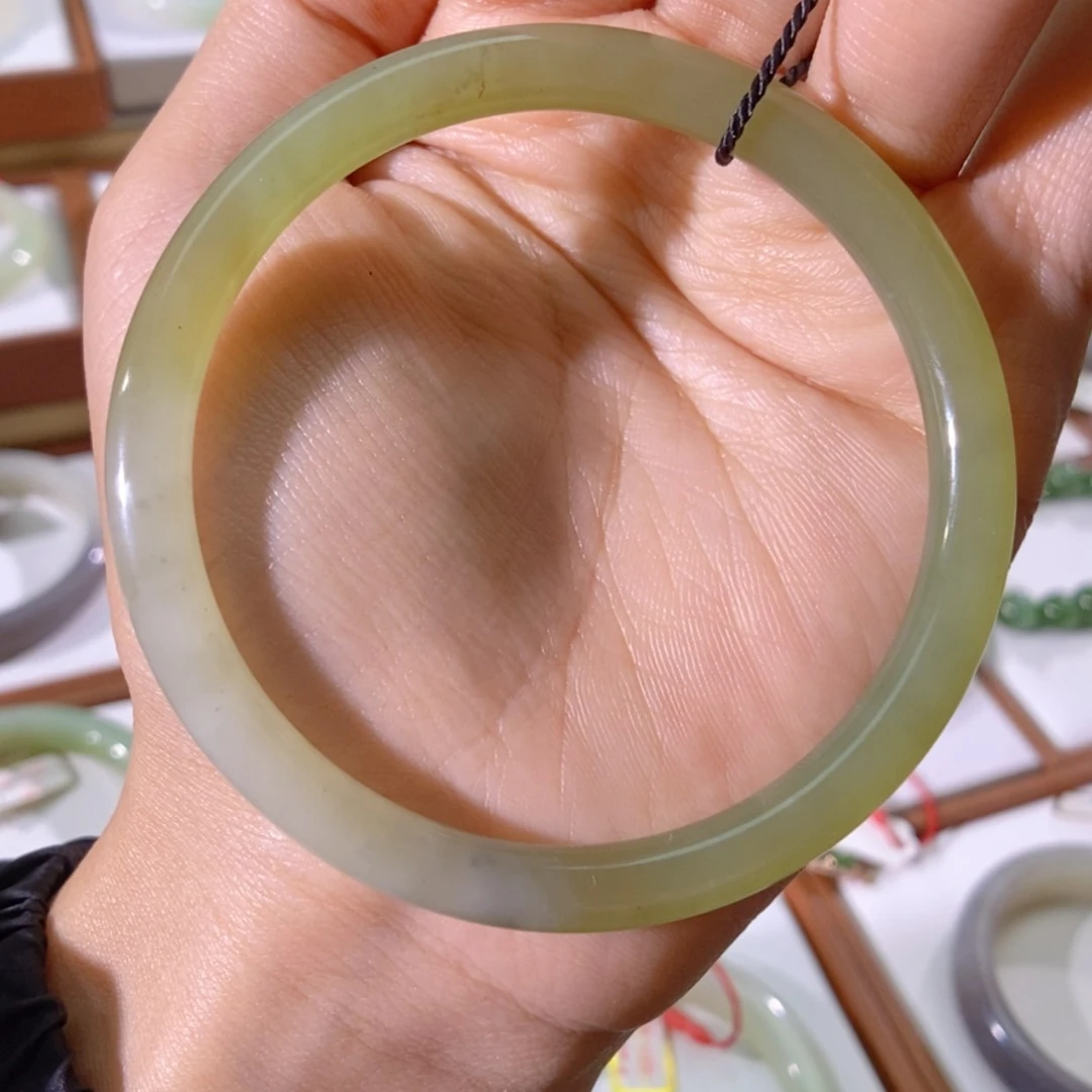 【闪购商品】未镶嵌手镯和田玉