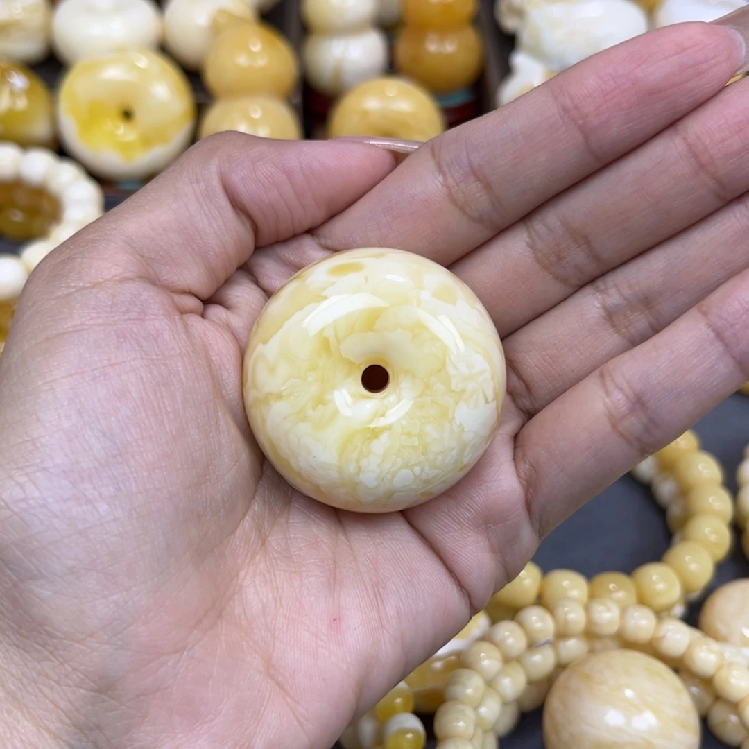 琥珀未镶嵌手串……