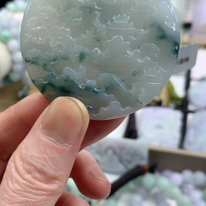 翡翠颈饰未镶嵌吊坠