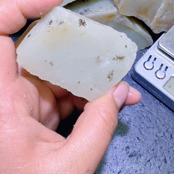 和田玉未镶嵌珠宝半成品