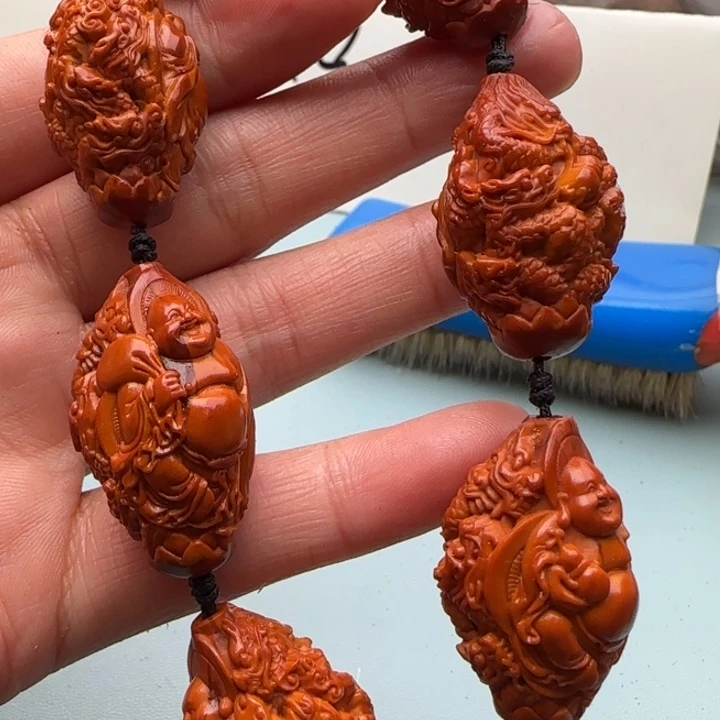 橄榄核手串雕刻工艺