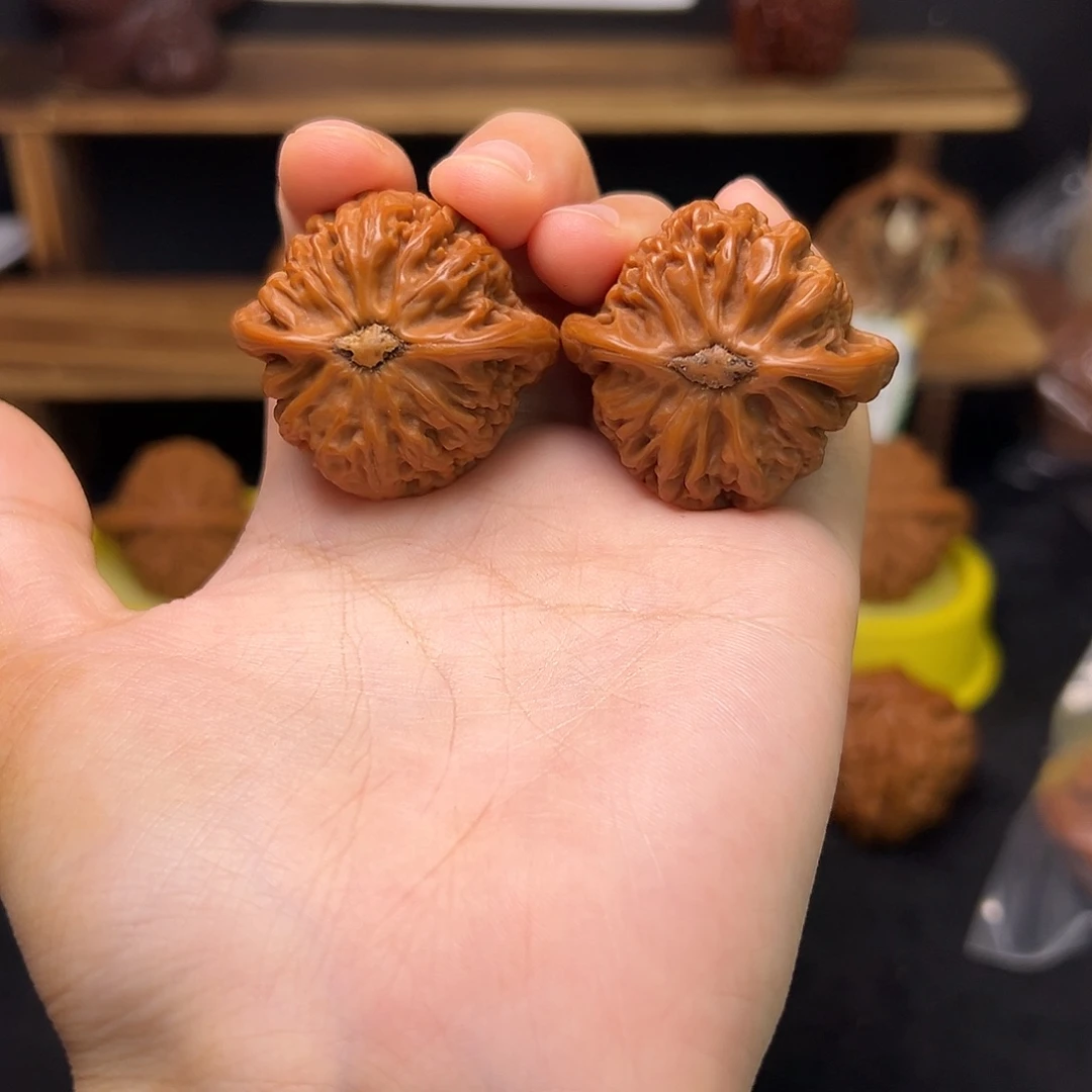 年***轻桃核吊坠宫灯福利