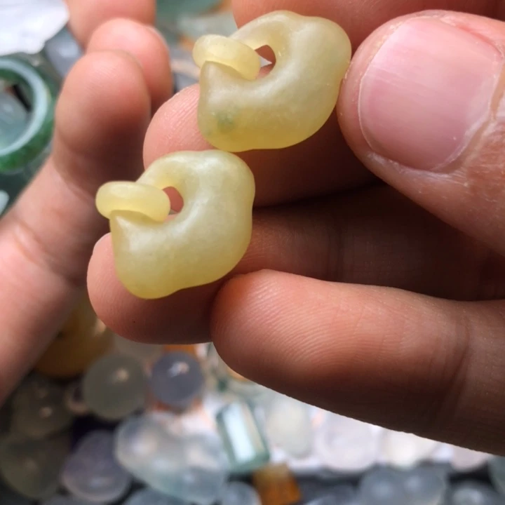 定制翡翠未镶嵌挂件