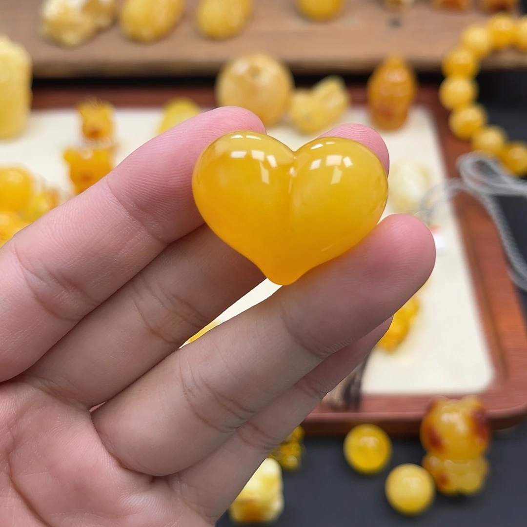 琥珀未镶嵌珠宝奇石