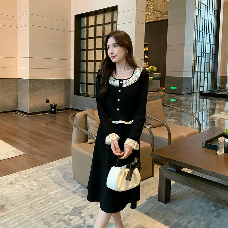 【柳江南】大码女装2025秋季气质花边设计裙子胖妹妹方领时尚连衣裙