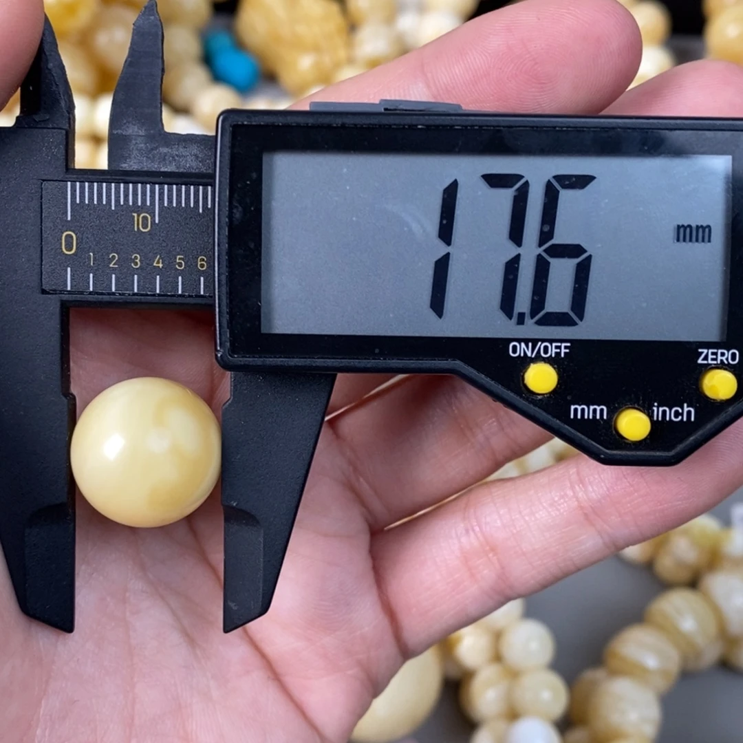 蜜蜡未镶嵌珠宝奇石3.2g