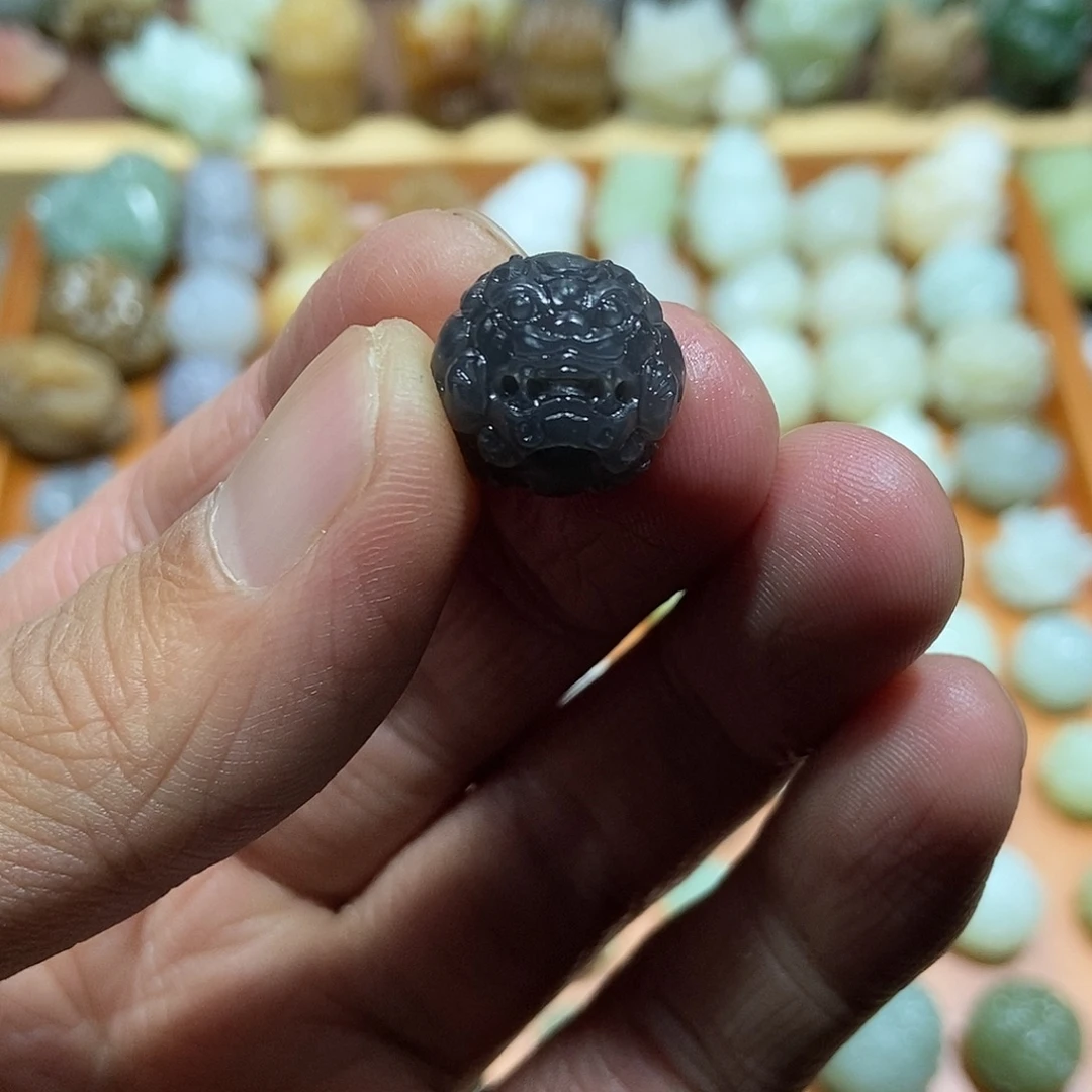 和田玉未镶嵌颈饰定制