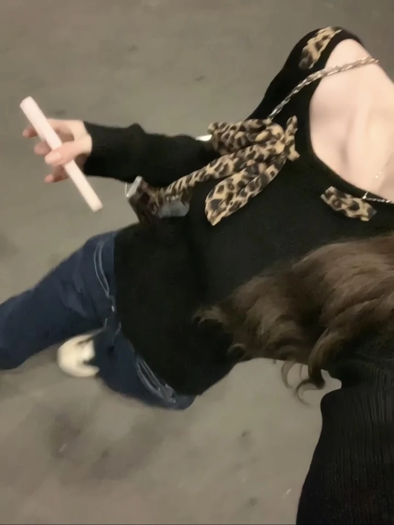 黑色性感修身打底衫内搭上衣女春装高腰微喇牛仔裤2025年两件套女