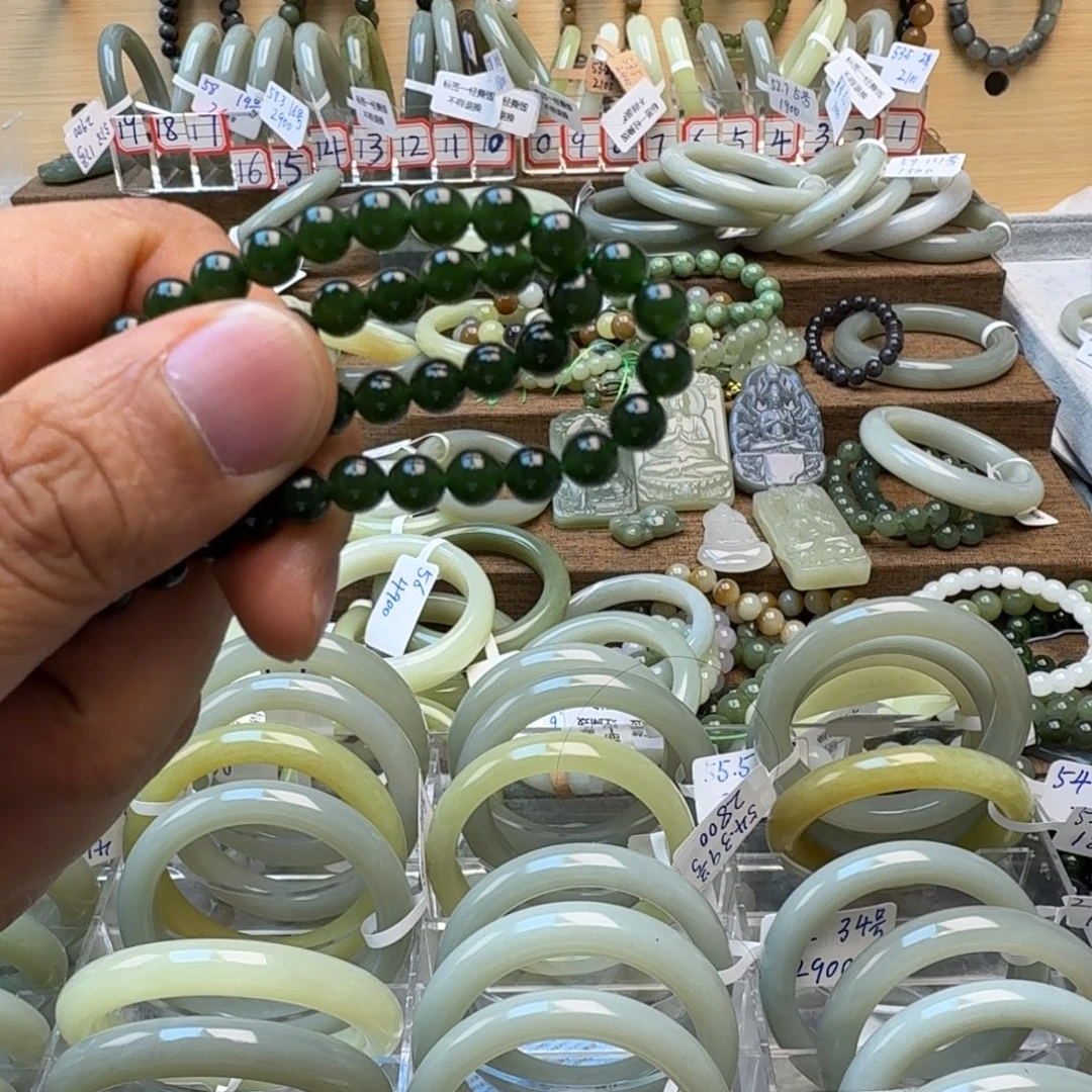 M***n和田玉未镶嵌手镯