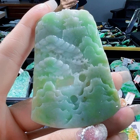 颈饰未镶嵌翡翠一个