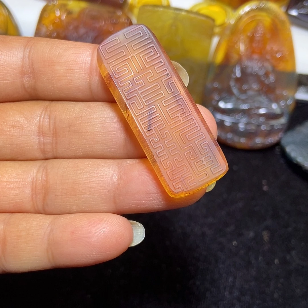琥珀未镶嵌颈饰缅甸天然琥珀吊坠