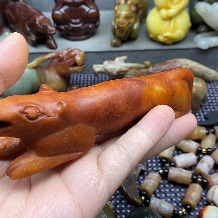 未镶嵌蛇纹石玉颈饰