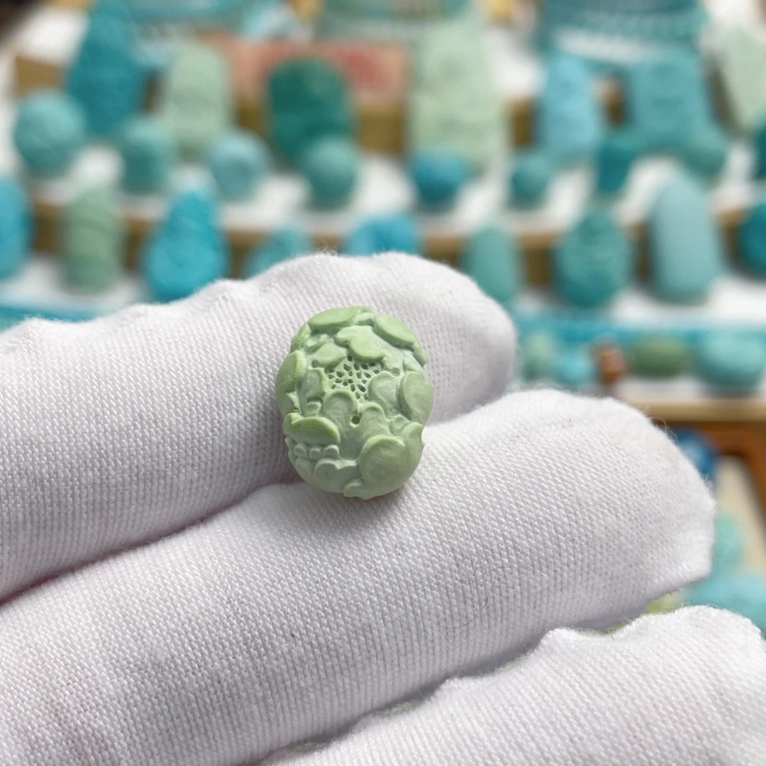 绿松石未镶嵌珠宝奇石