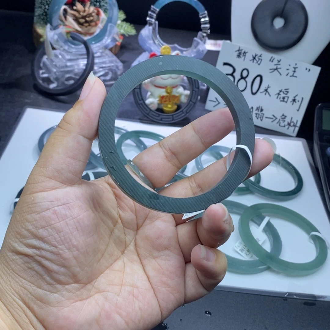 定制翡翠未镶嵌手镯冰潭水蓝方