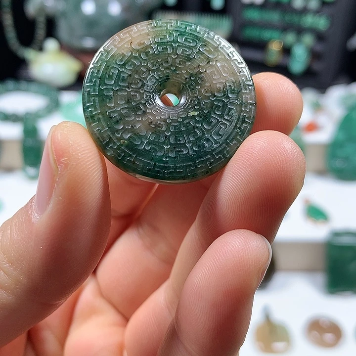 未镶嵌独山玉颈饰