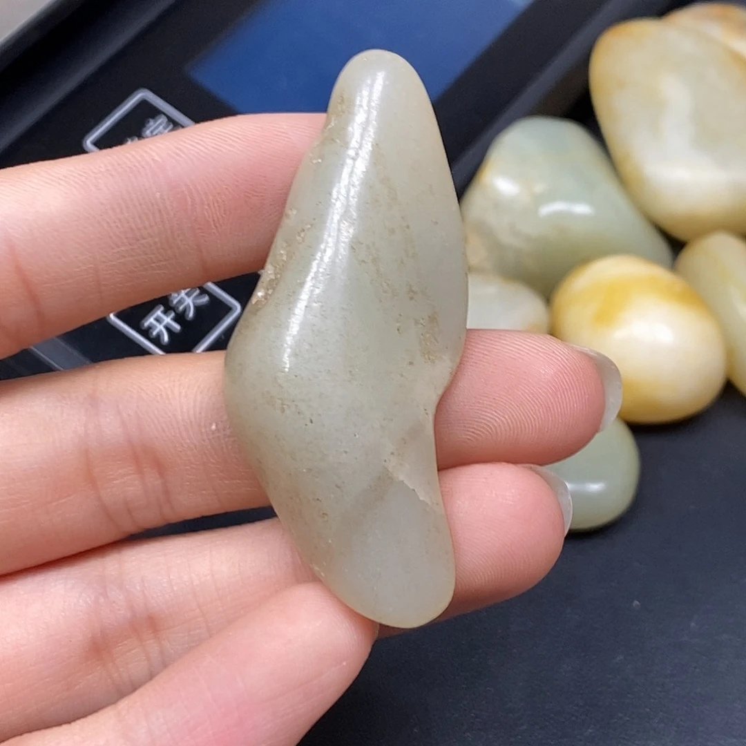 和田玉（糖玉）未镶嵌挂件