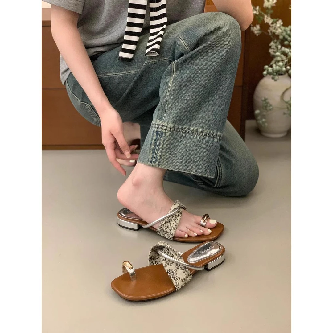 【澳门专柜正品】度假风！配裙子银色金属套趾拖鞋女夏外穿名媛粗跟