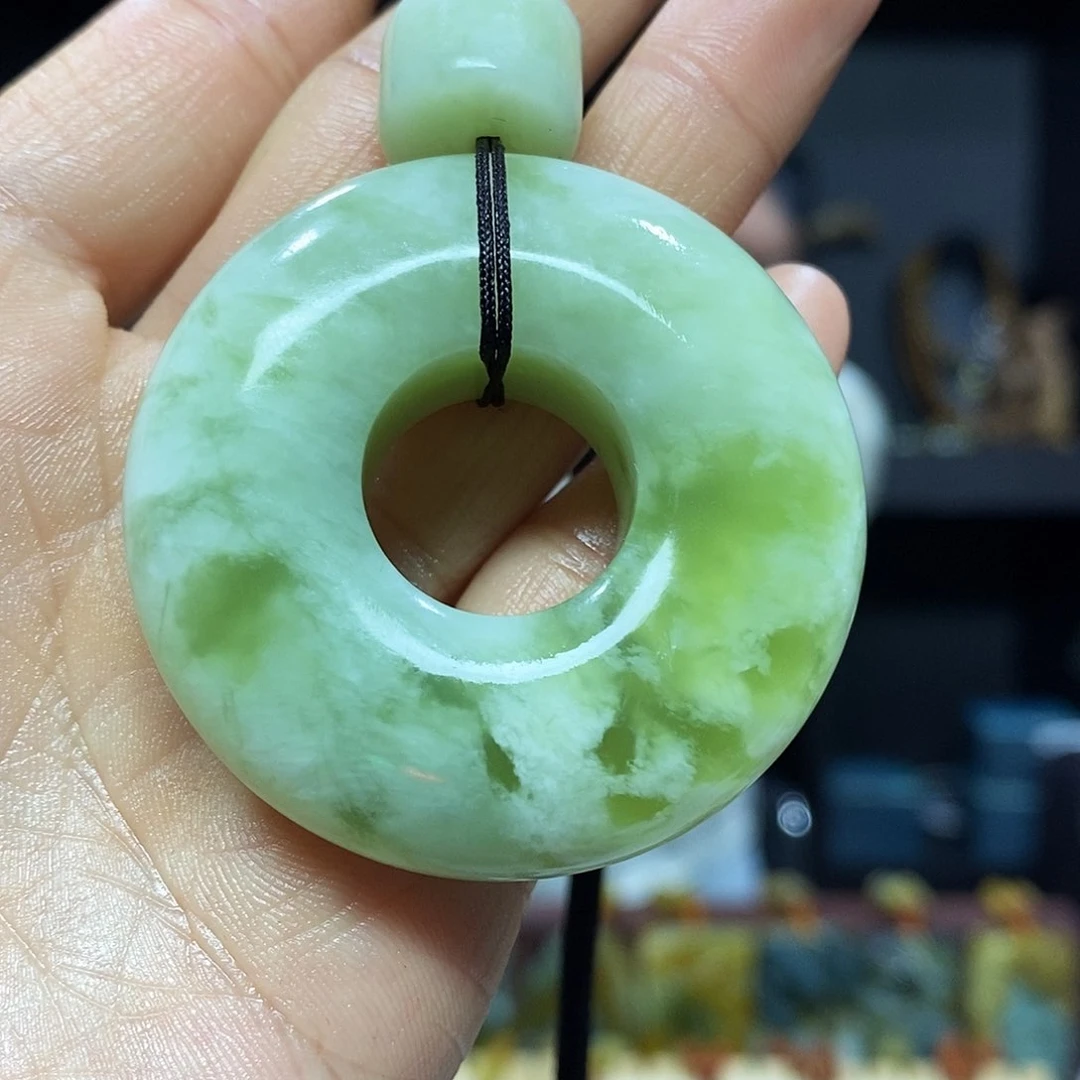 未镶嵌岫玉挂件吊坠