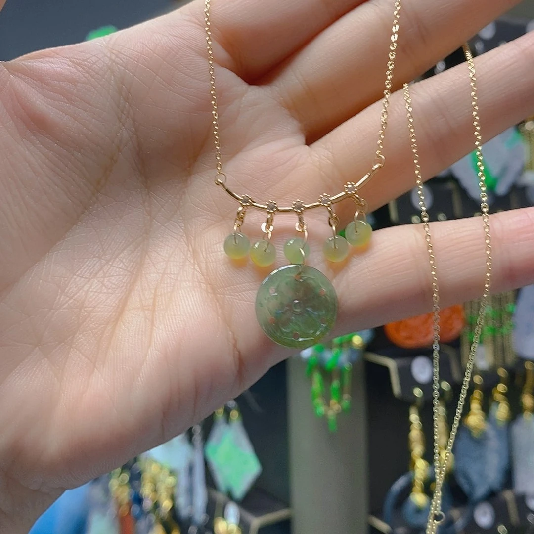 未镶嵌翡翠耳饰翡翠