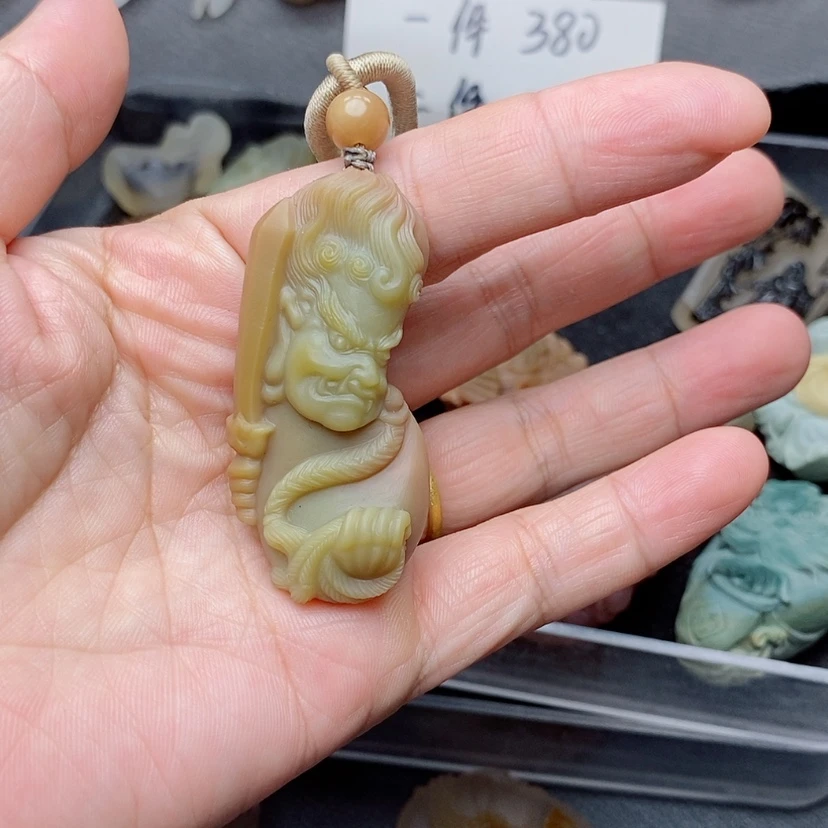 【闪购商品】定制石英质玉吊坠未镶嵌