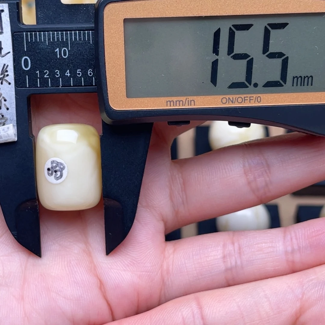 未镶嵌琥珀裸石蜜蜡桶珠 思思