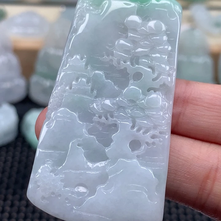 颈饰未镶嵌翡翠山水牌
