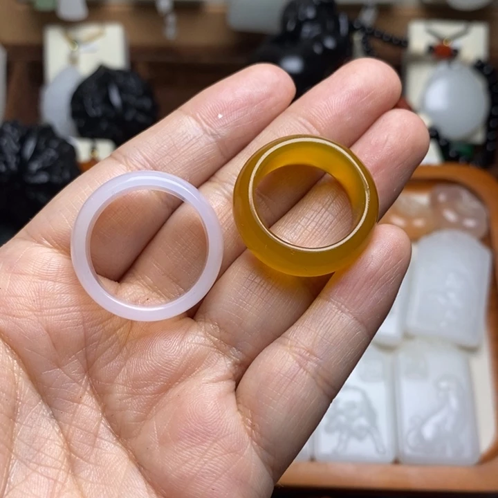 钠长石玉合金颈饰