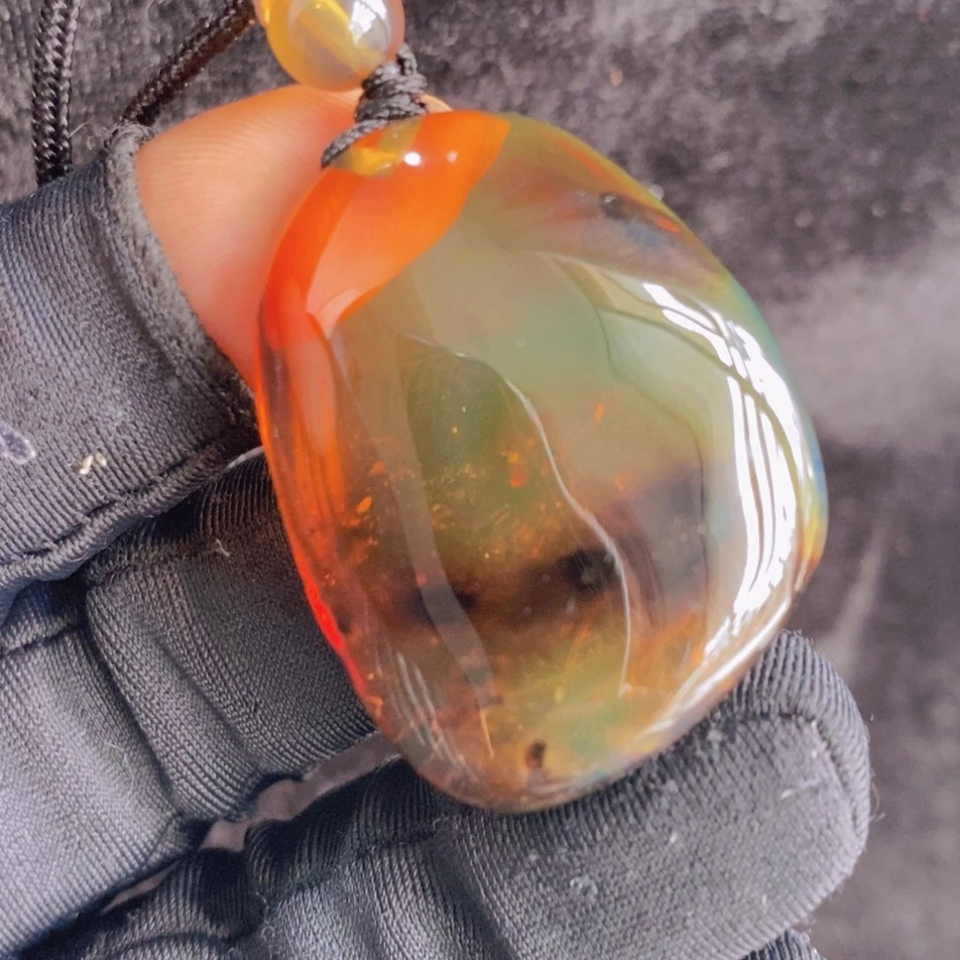 未镶嵌琥珀裸石。。。