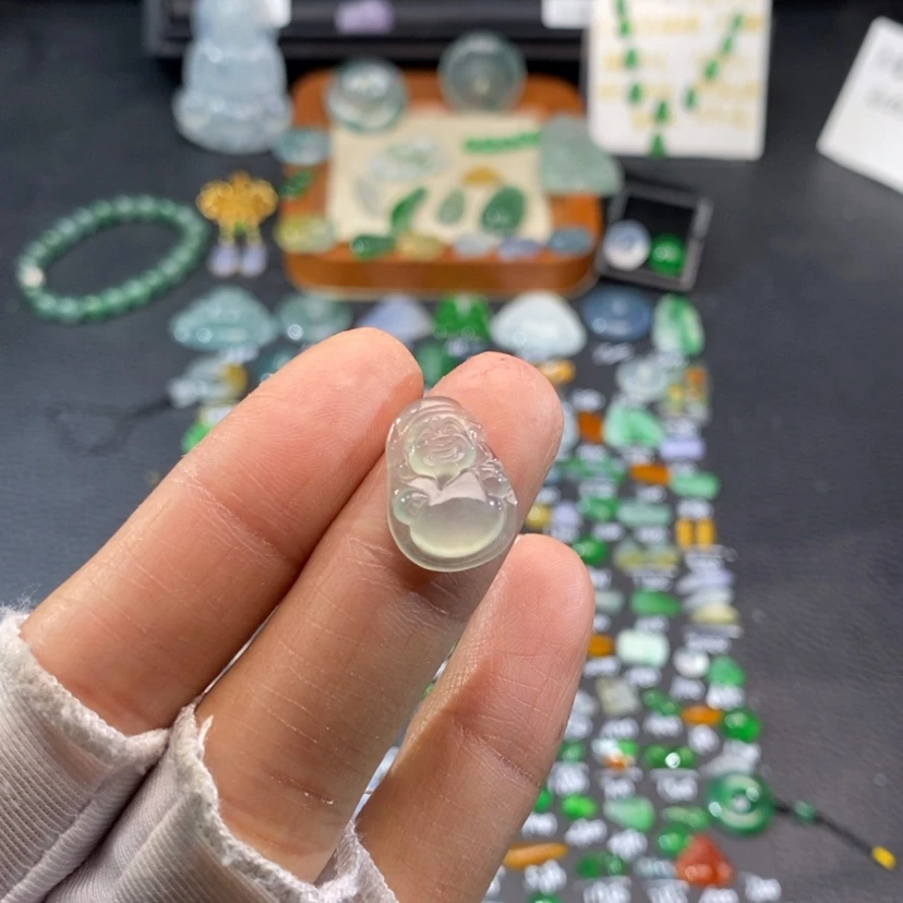 【闪购商品】翡翠挂件未镶嵌财