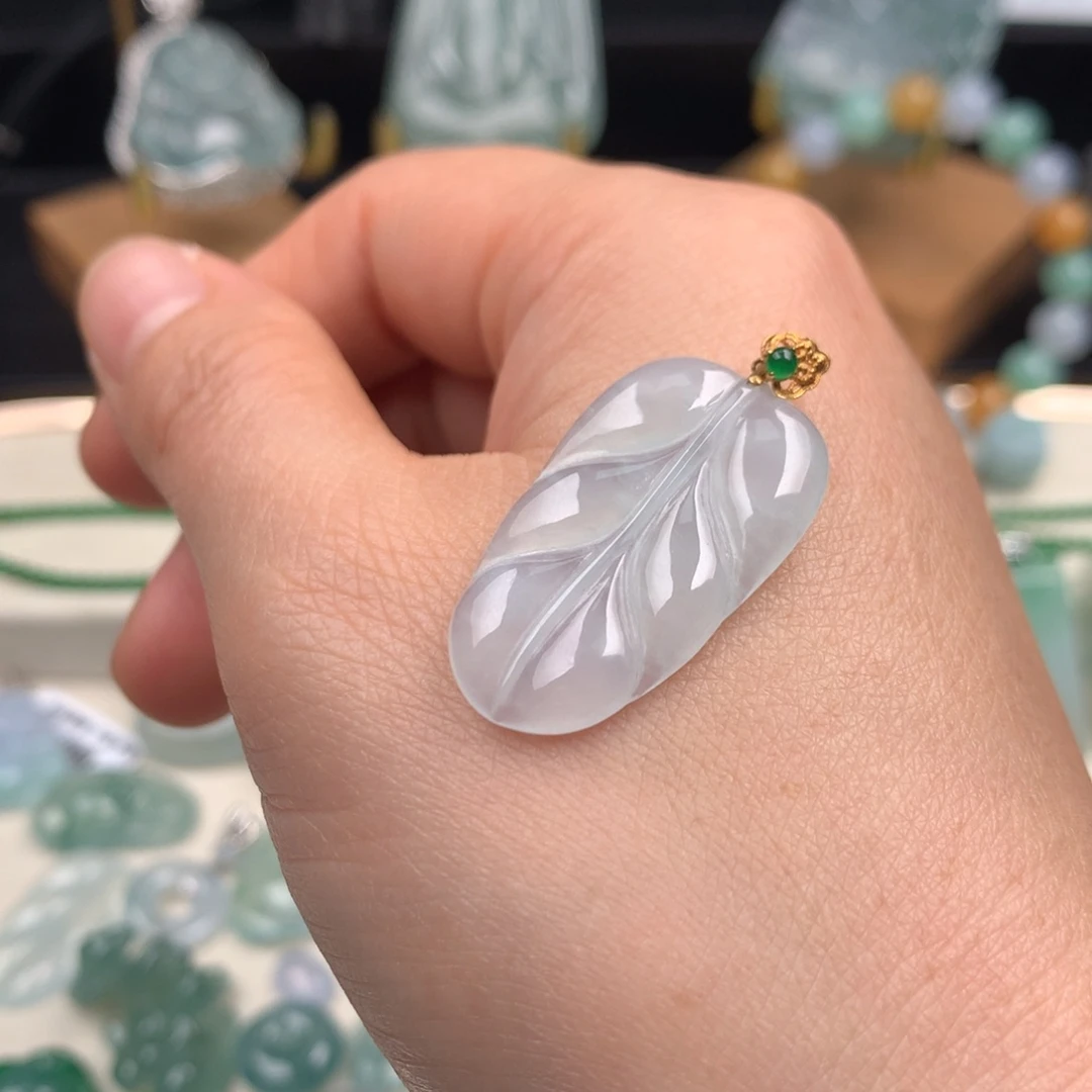 翡翠18K金镶嵌颈饰翡翠