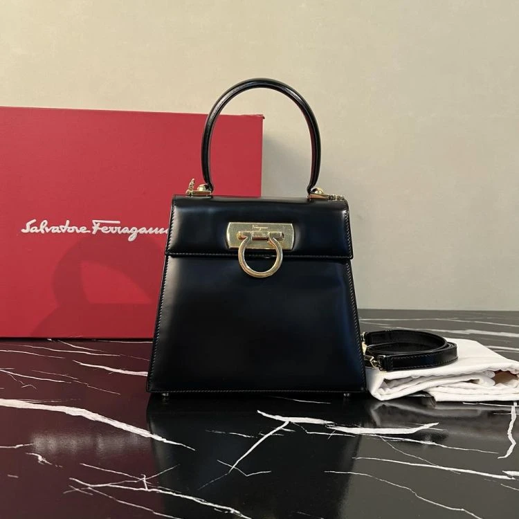 95新/菲拉格慕/包包/[251109XZWC]/C8354400840