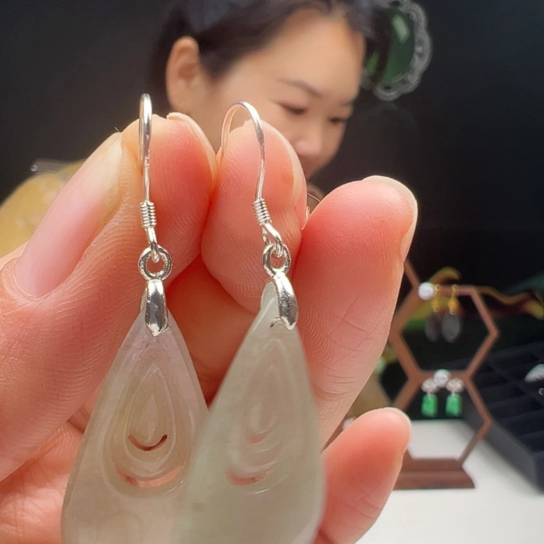 翡翠银S925镶嵌耳饰风**睐天然翡翠